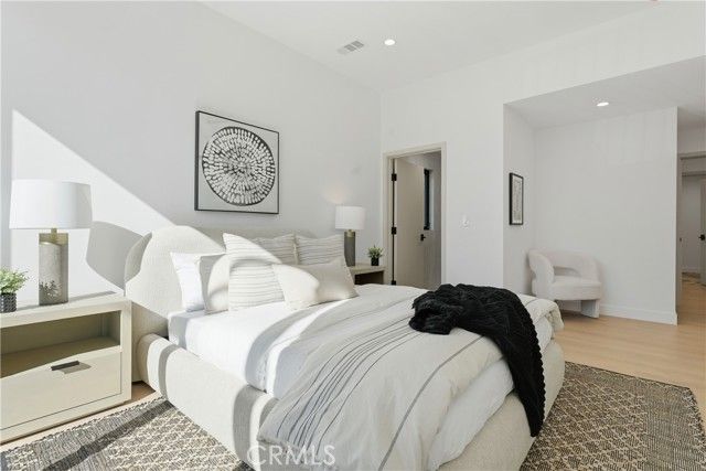 2638 Zorada Drive, Los Angeles, CA 90046