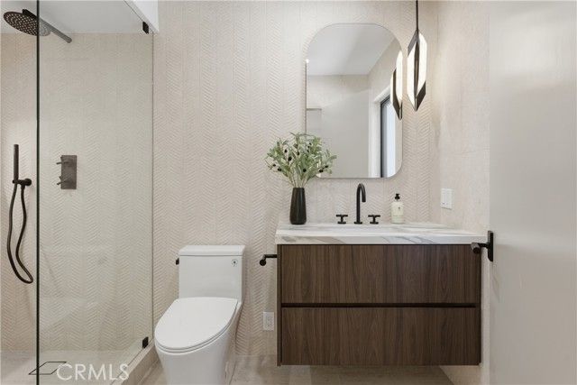 2638 Zorada Drive, Los Angeles, CA 90046