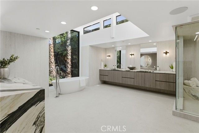 2638 Zorada Drive, Los Angeles, CA 90046