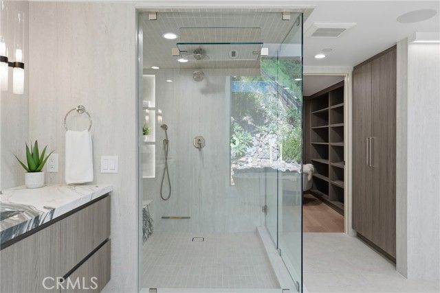 2638 Zorada Drive, Los Angeles, CA 90046