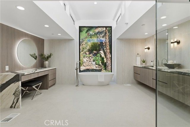 2638 Zorada Drive, Los Angeles, CA 90046