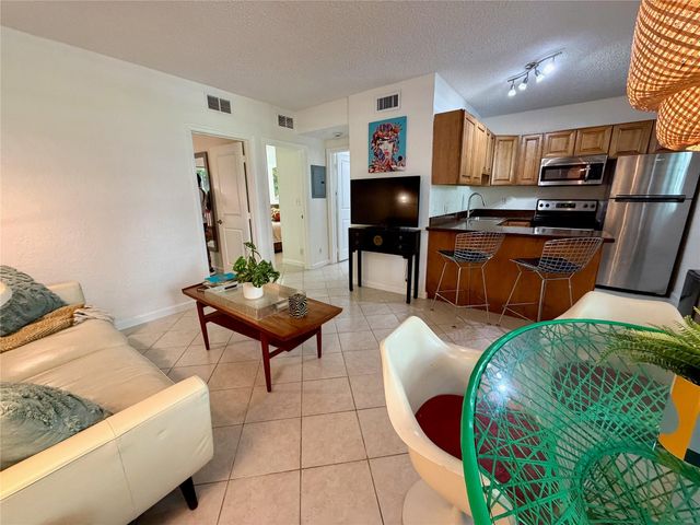 2660 NE 8th Avenue 307, Wilton Manors, FL 33334