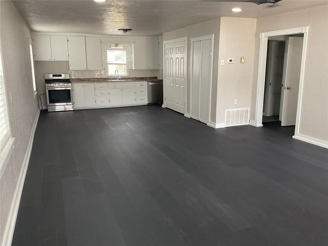 203 W Pine Street, Tuttle, OK 73089