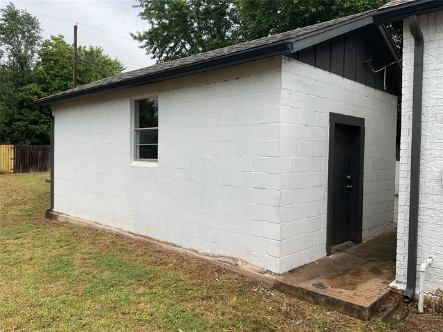 203 W Pine Street, Tuttle, OK 73089