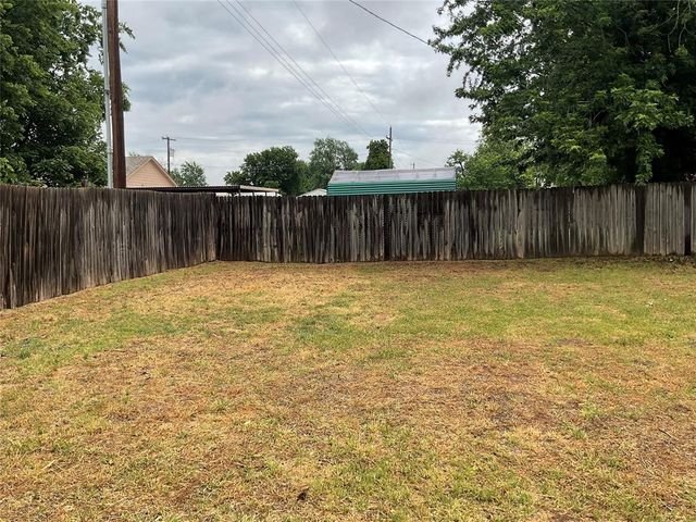 203 W Pine Street, Tuttle, OK 73089