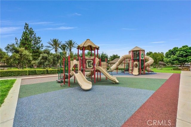 5584 Kate Way 10, Fontana, CA 92336