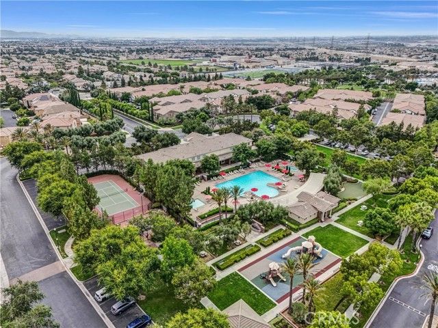 5584 Kate Way 10, Fontana, CA 92336