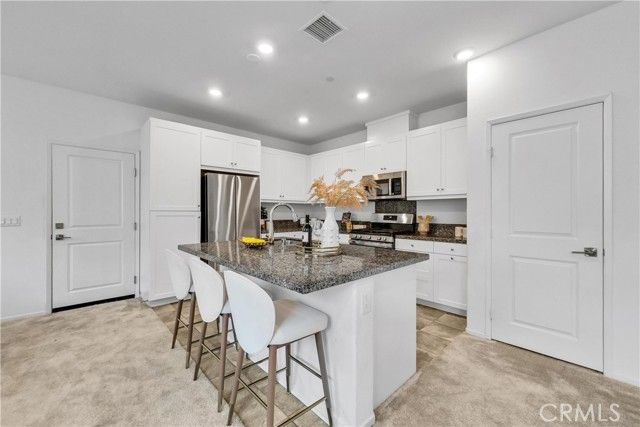 5584 Kate Way 10, Fontana, CA 92336