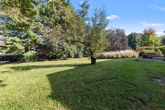 4988 SOLITUDE Drive, Rockford, IL 61114