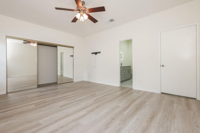 17441 Red Oak Drive 7441, Houston, TX 77090