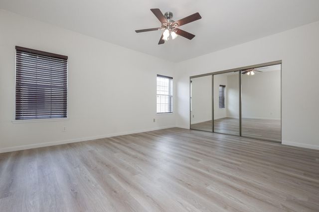 17441 Red Oak Drive 7441, Houston, TX 77090