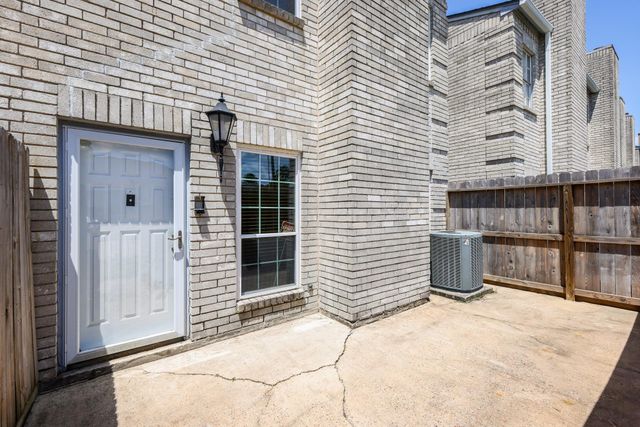 17441 Red Oak Drive 7441, Houston, TX 77090
