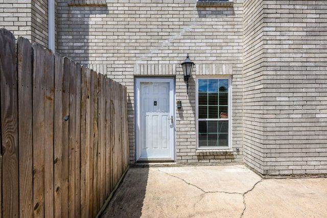 17441 Red Oak Drive 7441, Houston, TX 77090