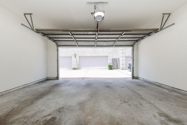17441 Red Oak Drive 7441, Houston, TX 77090