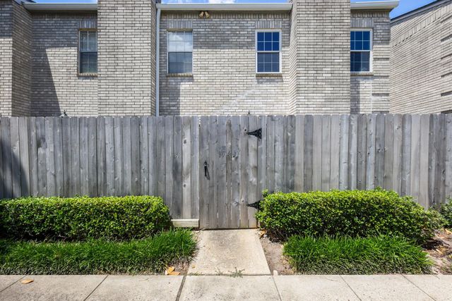 17441 Red Oak Drive 7441, Houston, TX 77090