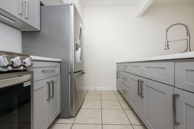 17441 Red Oak Drive 7441, Houston, TX 77090