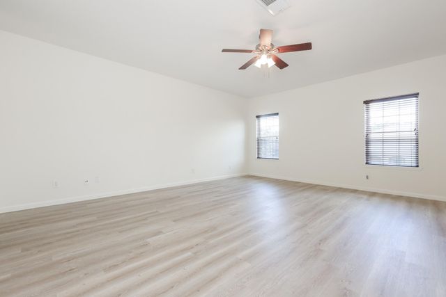 17441 Red Oak Drive 7441, Houston, TX 77090