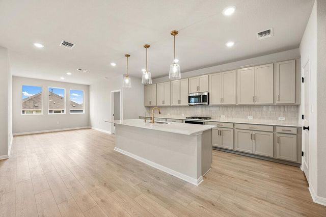 604 Palo Brea LOOP, Hutto, TX 78634