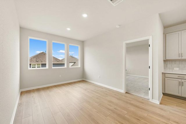 604 Palo Brea LOOP, Hutto, TX 78634