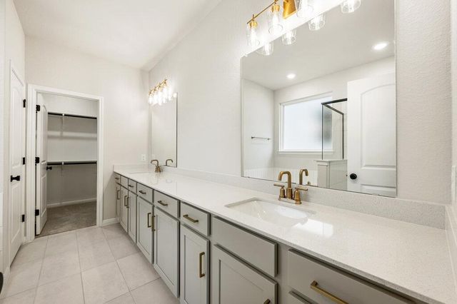 604 Palo Brea LOOP, Hutto, TX 78634