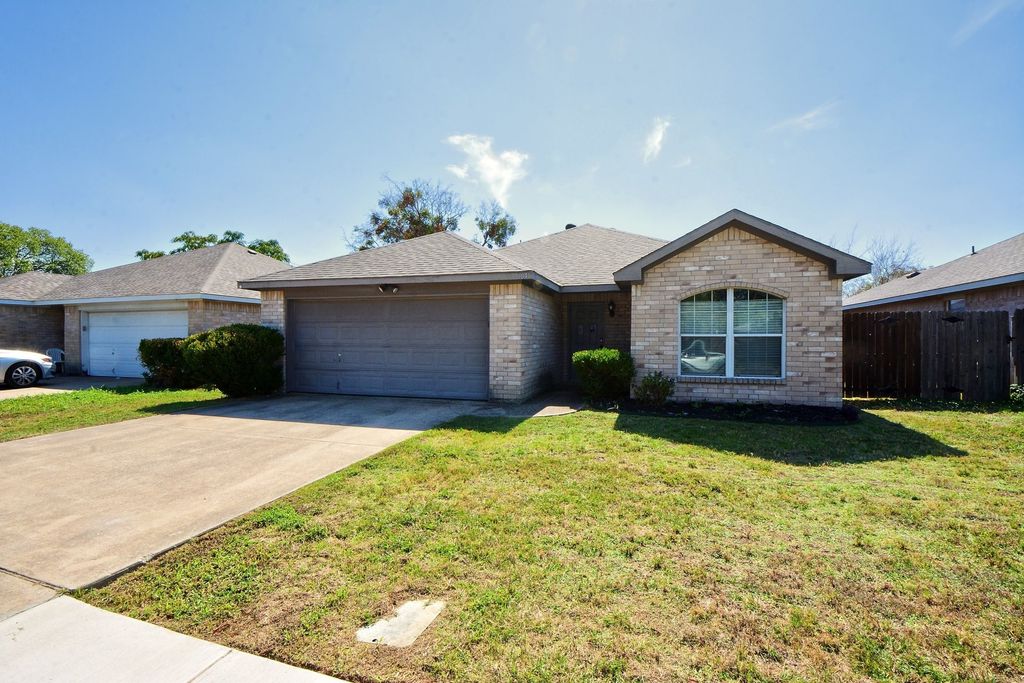 104 Camden Court, Irving, TX 75061 — photo 3