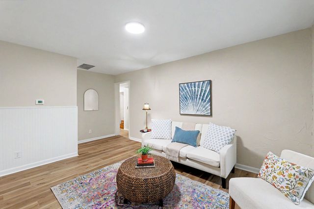 545 S Queen, Maize, KS 67001