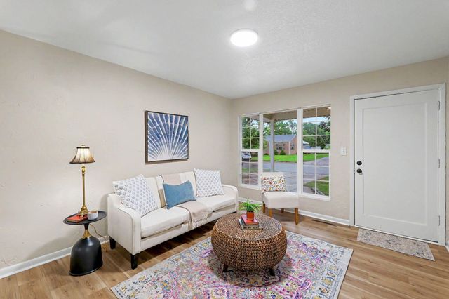 545 S Queen, Maize, KS 67001