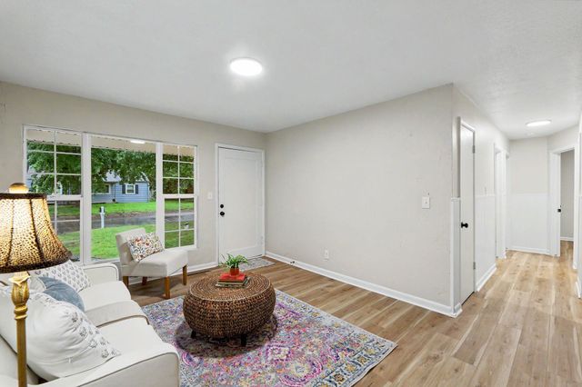 545 S Queen, Maize, KS 67001