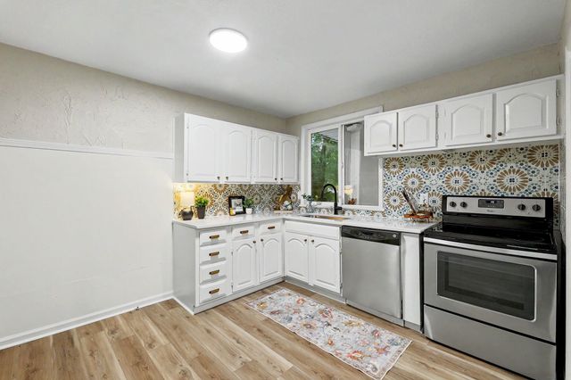 545 S Queen, Maize, KS 67001