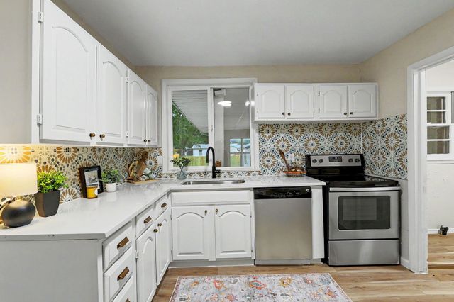 545 S Queen, Maize, KS 67001
