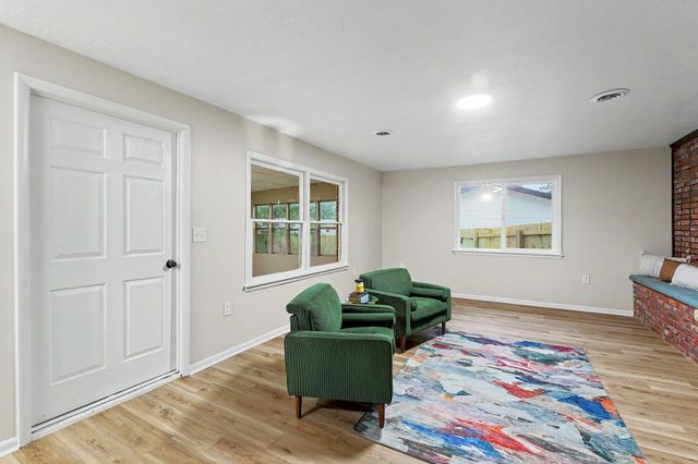 545 S Queen, Maize, KS 67001