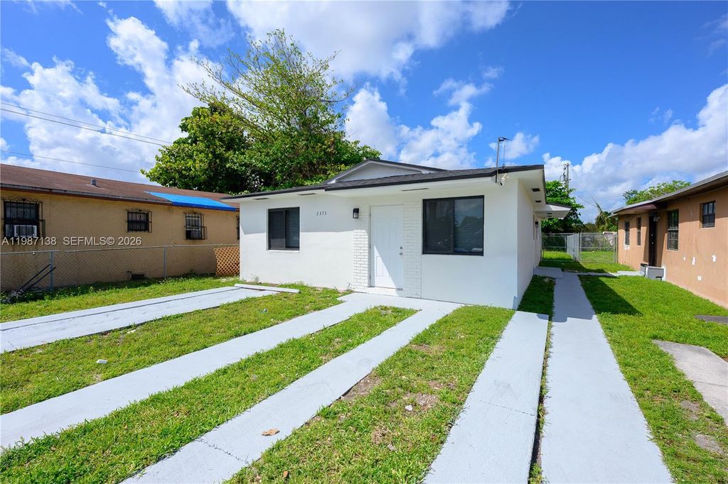 2373 NW 61st St, Miami, FL 33142