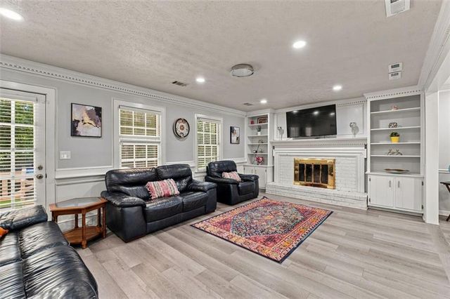5497 Georgetown Trace SW, Lilburn, GA 30047
