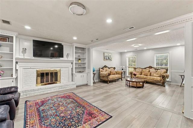 5497 Georgetown Trace SW, Lilburn, GA 30047