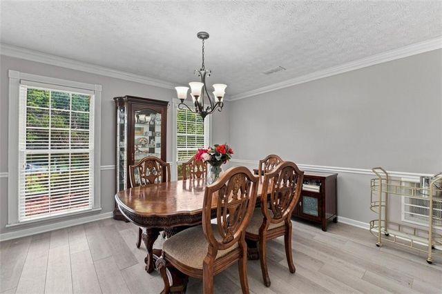 5497 Georgetown Trace SW, Lilburn, GA 30047