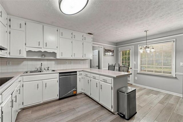 5497 Georgetown Trace SW, Lilburn, GA 30047