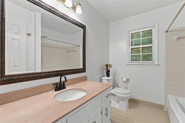 5497 Georgetown Trace SW, Lilburn, GA 30047