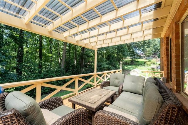 5497 Georgetown Trace SW, Lilburn, GA 30047