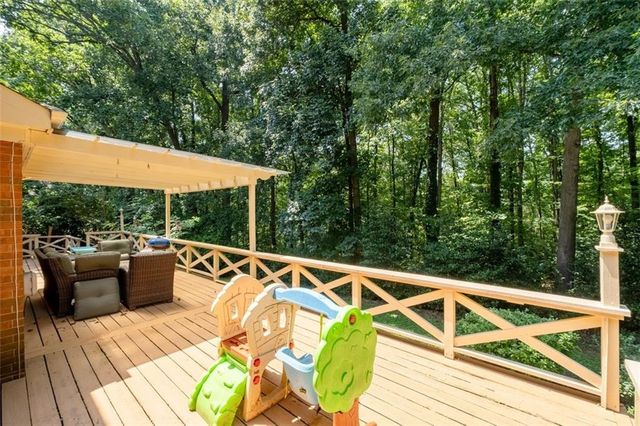 5497 Georgetown Trace SW, Lilburn, GA 30047