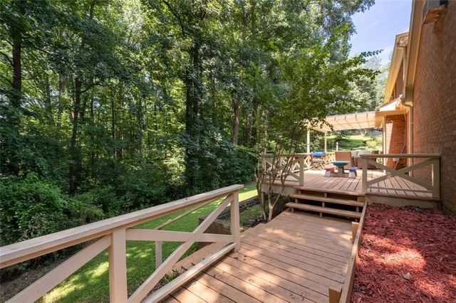 5497 Georgetown Trace SW, Lilburn, GA 30047