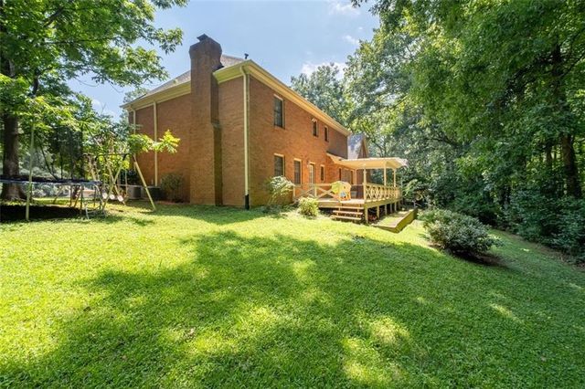 5497 Georgetown Trace SW, Lilburn, GA 30047