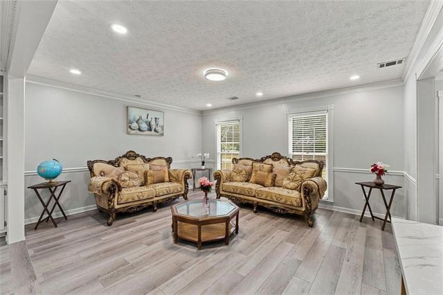 5497 Georgetown Trace SW, Lilburn, GA 30047