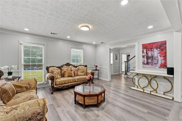 5497 Georgetown Trace SW, Lilburn, GA 30047