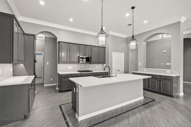 608 Walnut Hollow Drive, Mansfield, TX 76063