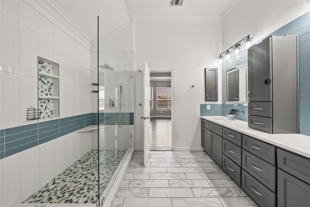 608 Walnut Hollow Drive, Mansfield, TX 76063