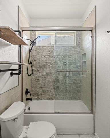 608 Walnut Hollow Drive, Mansfield, TX 76063