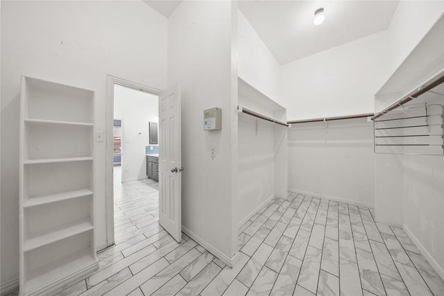 608 Walnut Hollow Drive, Mansfield, TX 76063