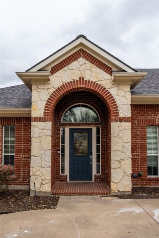 608 Walnut Hollow Drive, Mansfield, TX 76063