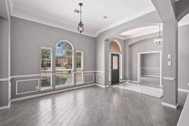 608 Walnut Hollow Drive, Mansfield, TX 76063