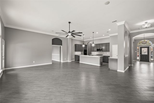 608 Walnut Hollow Drive, Mansfield, TX 76063